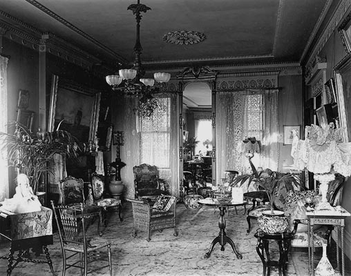 parlor in 1900