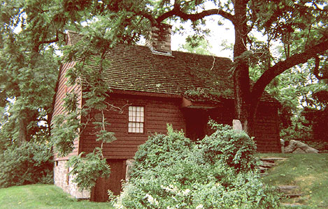 Hoyt Barnum House roof before restoration