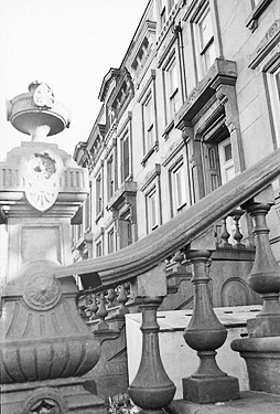 Brownstone stoop, Bell Street, detail