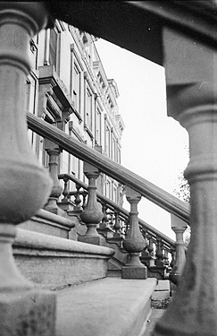 Brownstone stoop, Bell Street, detail