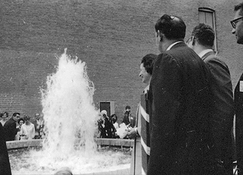 setting off the fountain