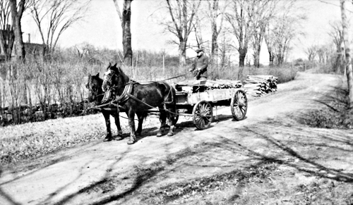 House on left was Goodbody home. Later the site of Fort Stamford